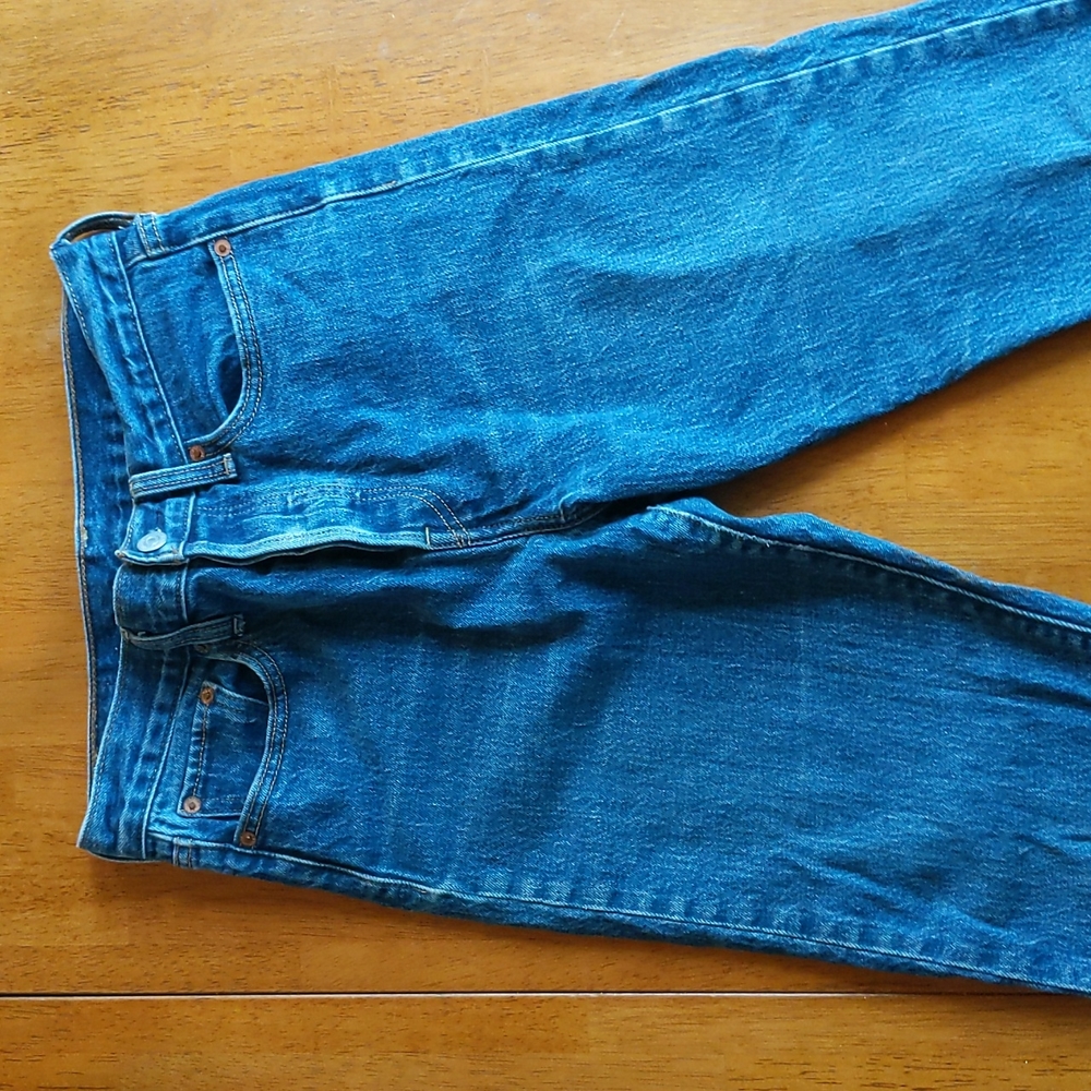 Levi's wedgie fit straight jeans - size 28